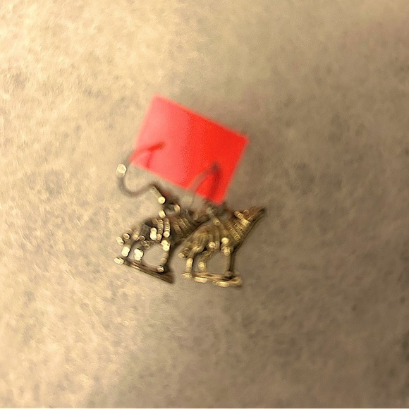 Ware wolf 🐺 Stunning beautiful NWT hypoallergeniC .925 stainless buster like ❤️ - Picture 3 of 7